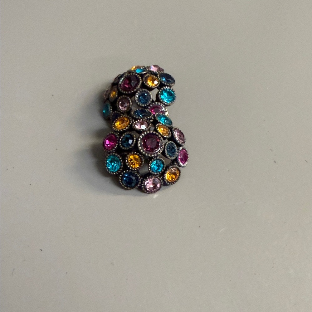 Vintage Avon Domed Clip On Earrings With Multicolored Stones Jewelry - Picture 12 of 13